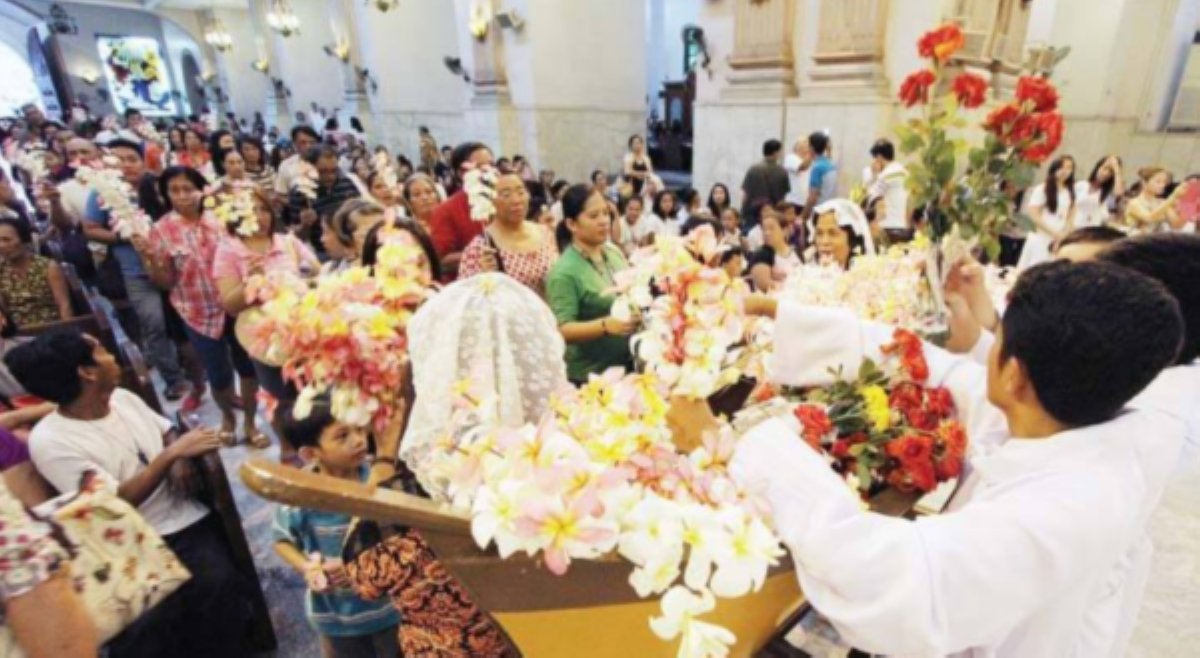 Ano ang pagkakaiba ng &lsquo;Flores de Mayo&rsquo; at &lsquo;Santacruzan?&rsquo;