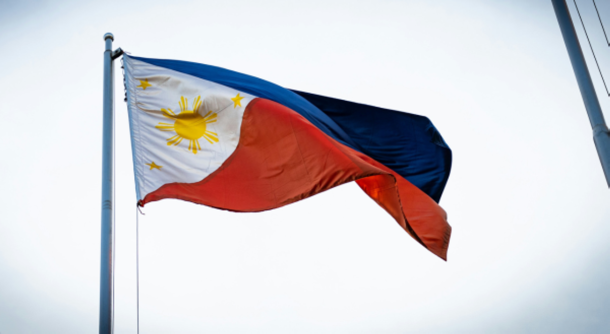 Mga ipinagbabawal na gawin sa watawat ng Pilipinas