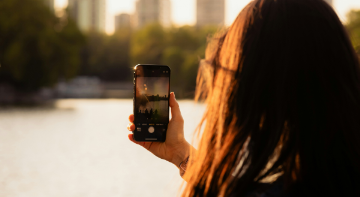 &lsquo;Hindi lang tungkol sa&rsquo;yo!&rsquo; Selfie etiquette na mahalagang tandaan