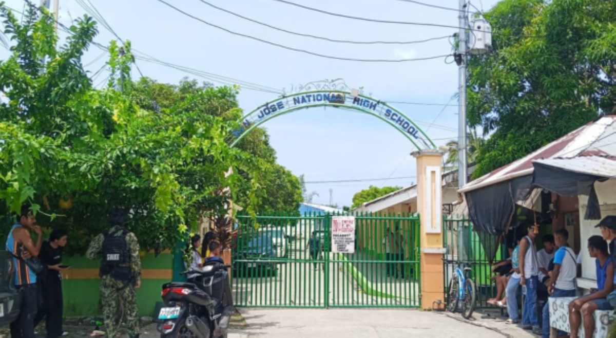 Ilang estudyante sa eskwelahang nasangkot sa school shooting, gusto nang lumipat!