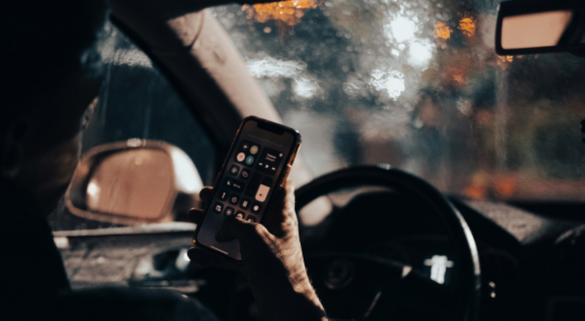 LTFRB, pinagbawalan PUV drivers na mag-vlog, gumawa ng content habang nagmamaneho
