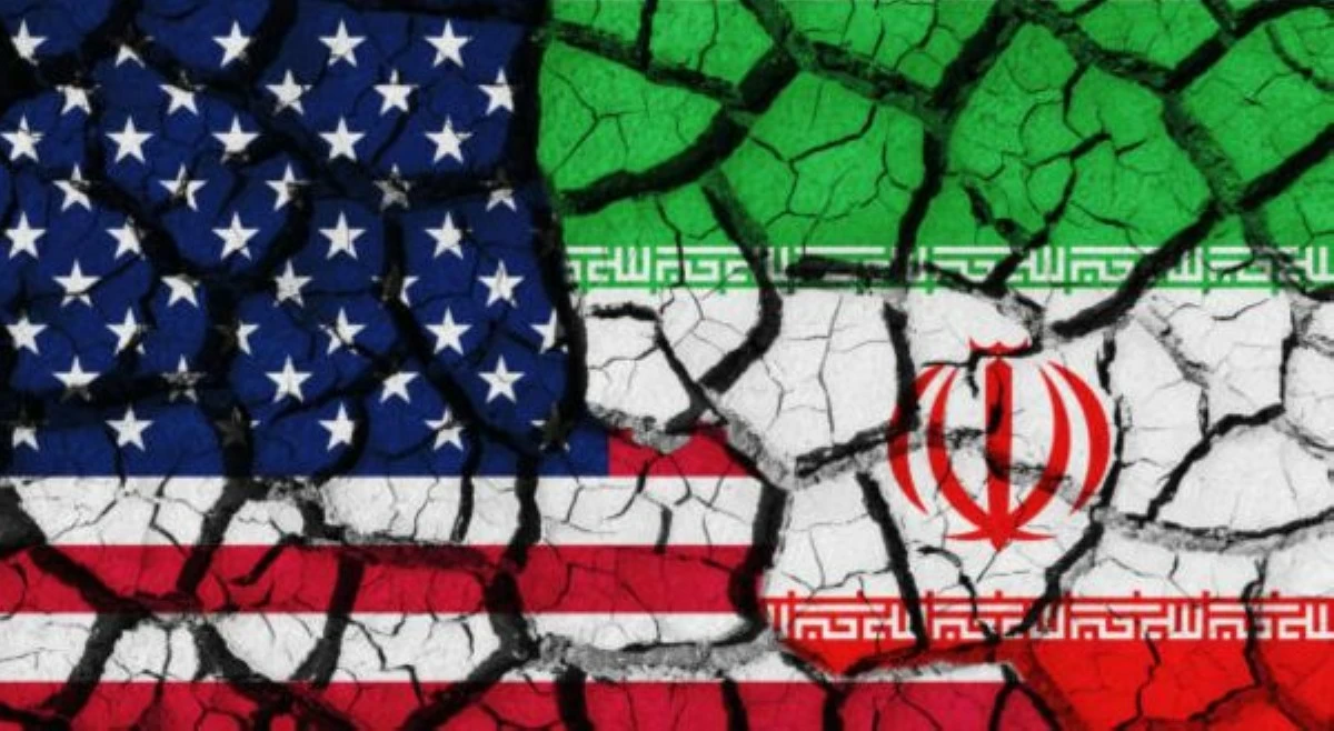 US, ginantihan pambobomba ng Iran sa isang barko sa Strait of Hormuz