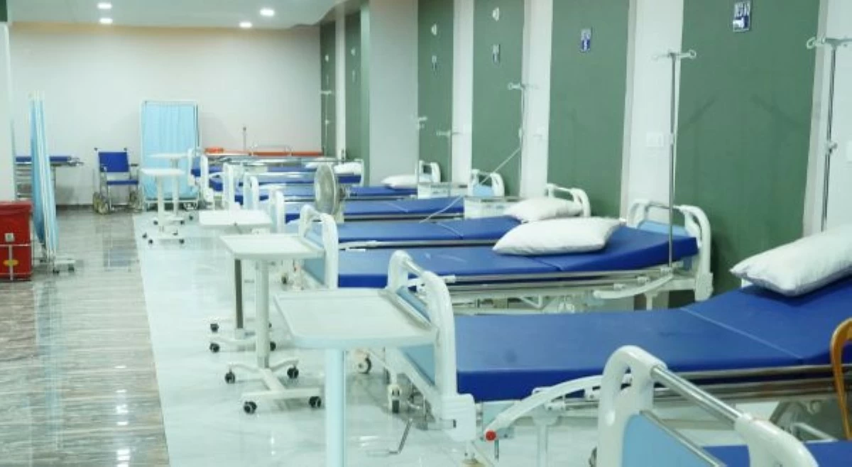 2 lalaki, kakasuhan ospital matapos madiskubreng napagpalit sila ng mga magulang!
