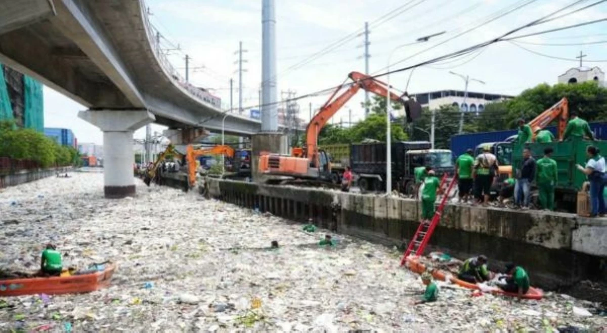 96 truck ng basura, kinailangan para malinis &lsquo;dagat ng basaura&rsquo; sa Paranaque City