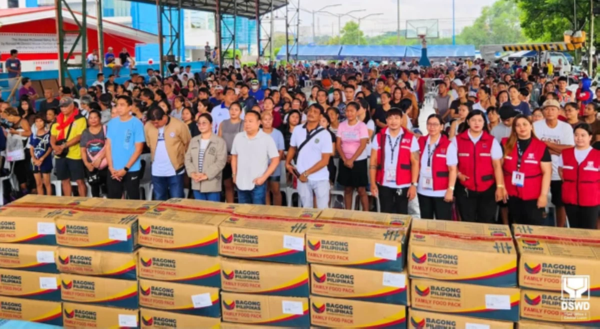 Higit 1.1M food packs, ipinamahagi sa 10 rehiyon matapos pananalasa ni 'Luis,' 'Maymay,' habagat
