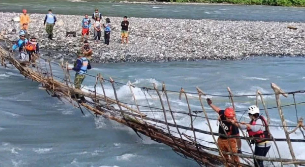 15 guro sa Oriental Mindoro, ligtas na nasagip sa rumaragasang ilog