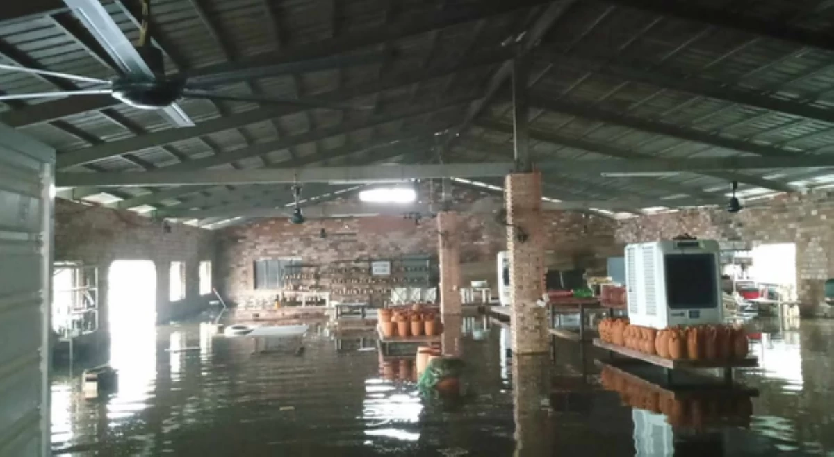 #BalitaExclusives: Pottery shop sa Pampanga, &lsquo;back to zero&rsquo; matapos malubog sa baha!