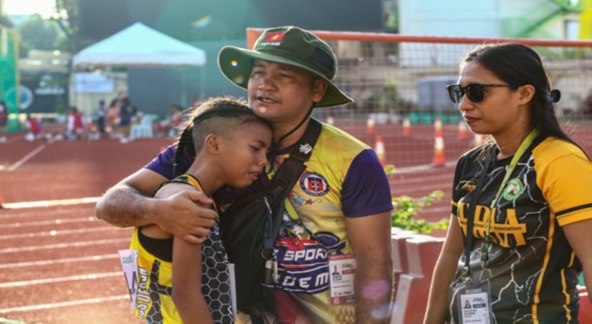 Student athlete na nakayapak lang, nakasungkit ng silver medal sa Palarong Pambansa