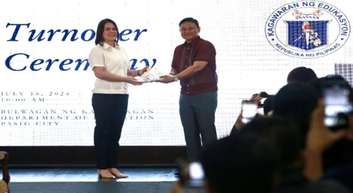 VP Sara, ipinagkatiwala na ang DepEd kay Sen. Angara
