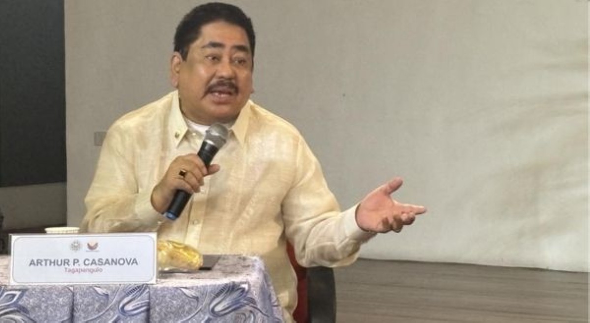 Paggamit ng wikang Filipino, 'wag lang iasa sa paaralan &mdash;Casanova