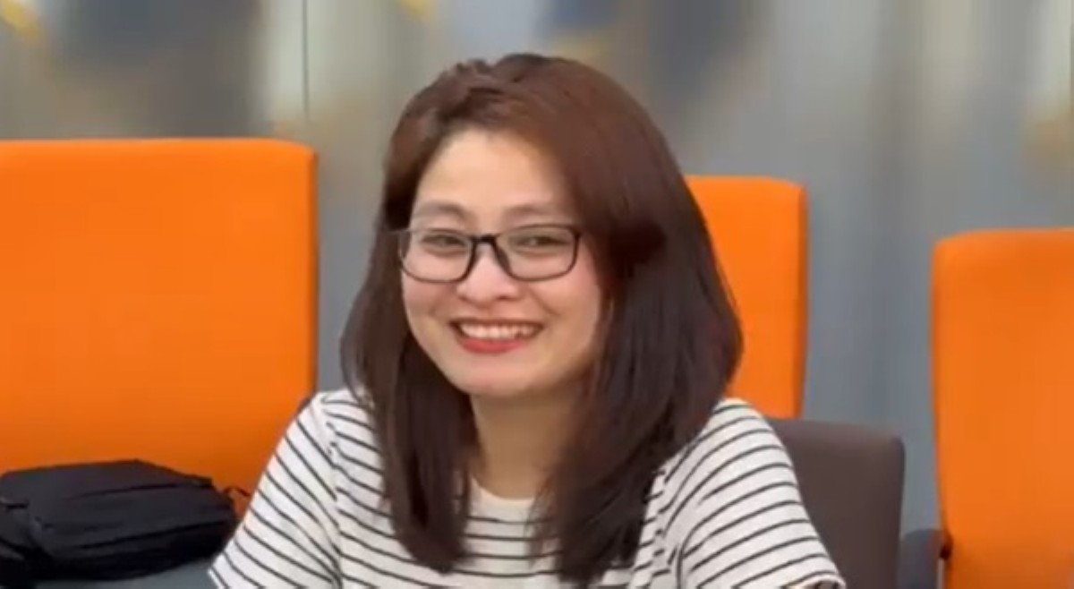 Alice Guo, all-smiles na tumanggi sa media: 'Hindi po muna 'ko magpapa-interview!'