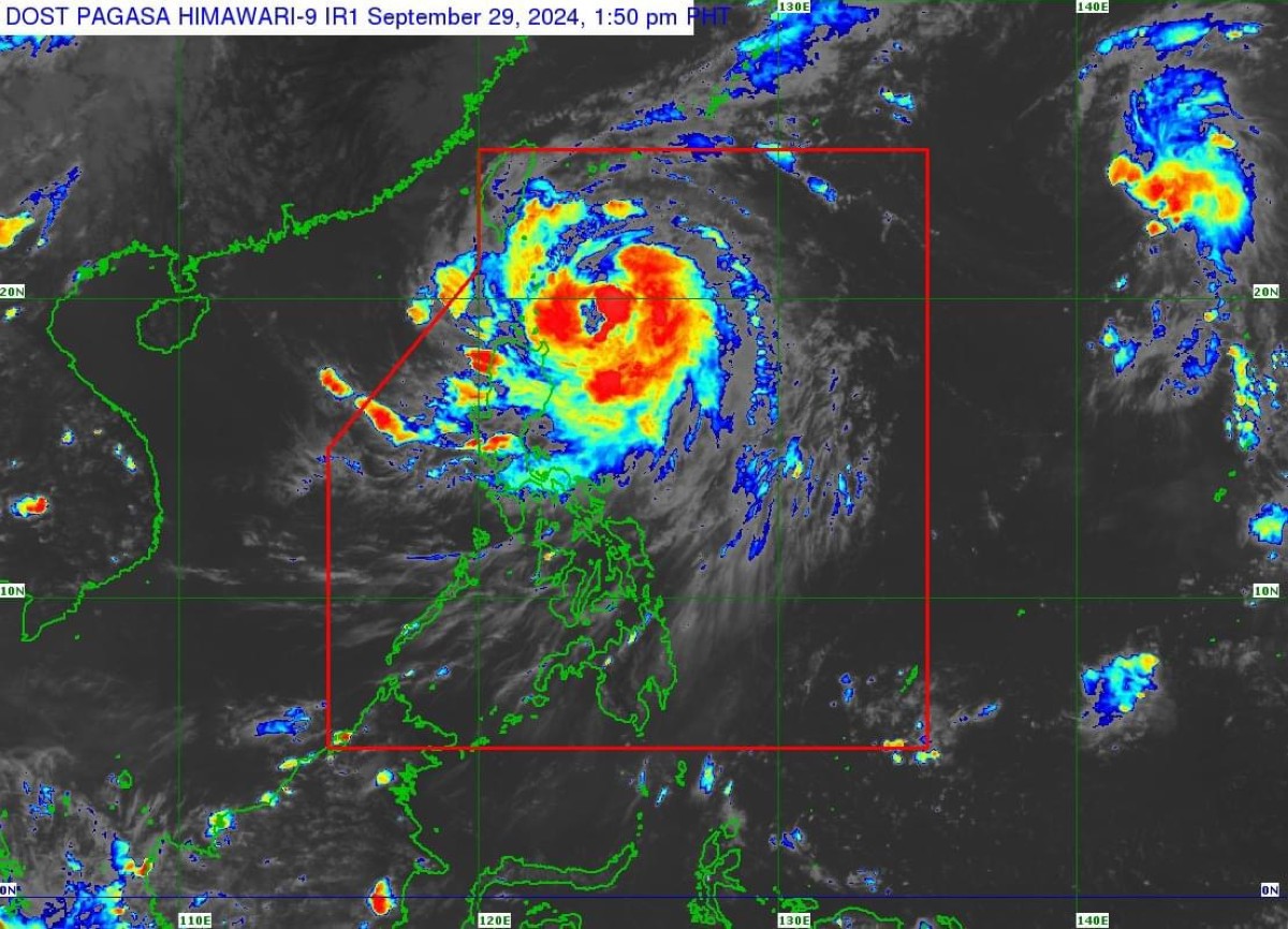 &lsquo;Julian,&rsquo; itinaas na sa &lsquo;typhoon&rsquo; category
