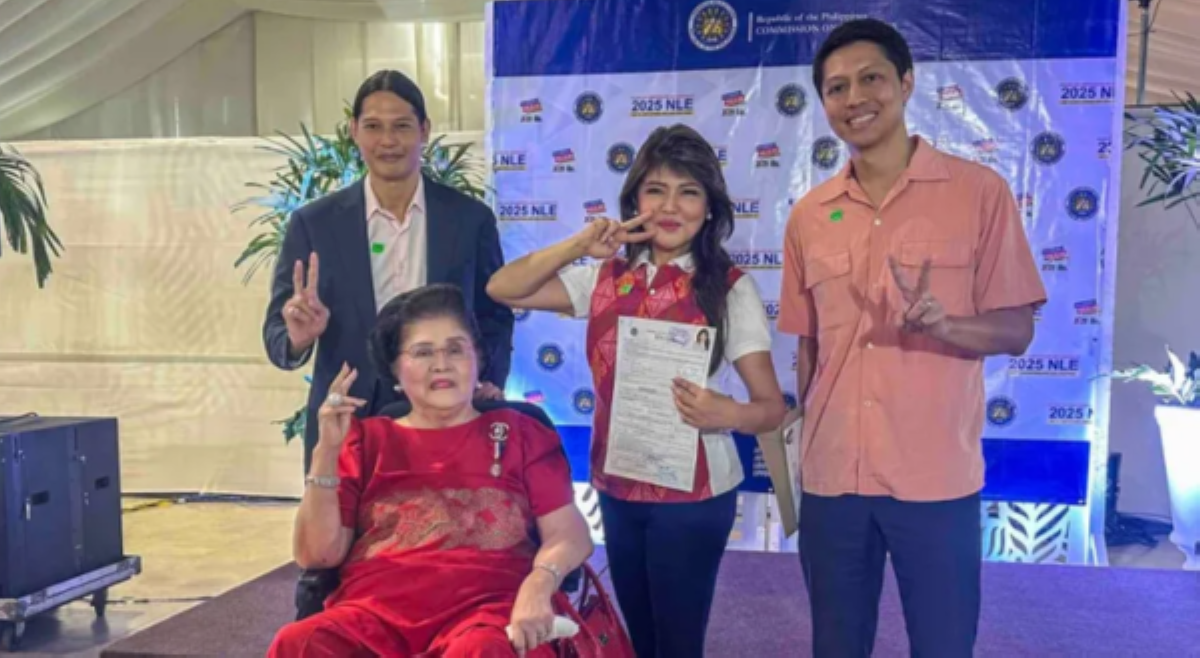 Reelectionist Sen. Imee Marcos, naghain na ng COC kasama si dating FL Imelda