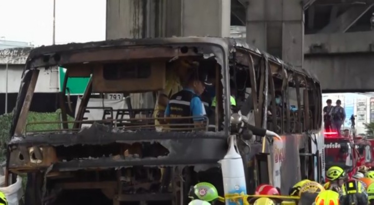 Ilang estudyante, guro sa Thailand, nasunog nang buhay matapos magliyab sinasakyang bus