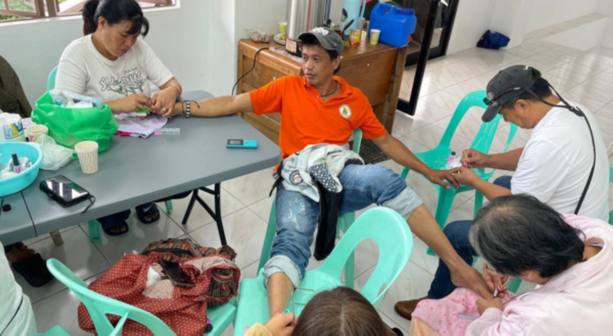 &lsquo;Sana all!&rsquo; Lalaking &lsquo;pinamper&rsquo; ng apat na nail trainers, kinaaliwan!
