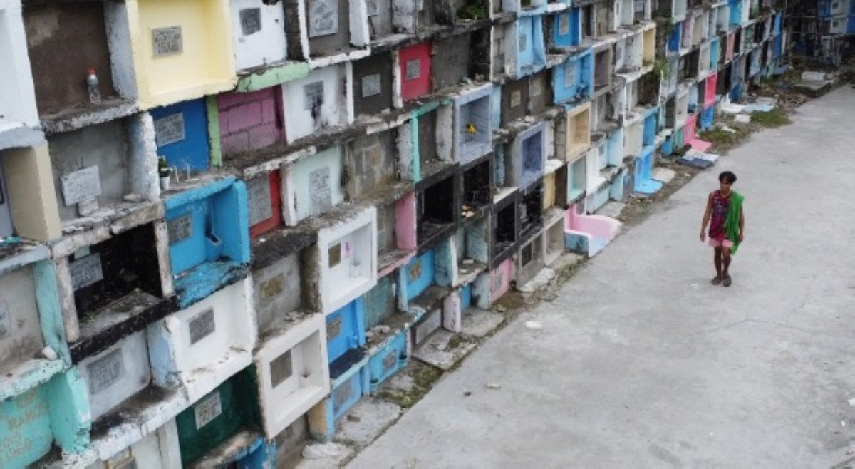 Nasa 4,000 mga labi, apektado ng konstruksyon sa isang sementeryo sa Cebu