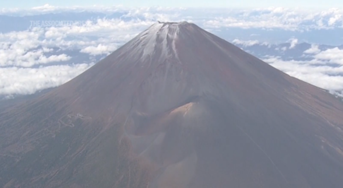 Snow sa Mt. Fuji, unti-unti nang nasisilayan