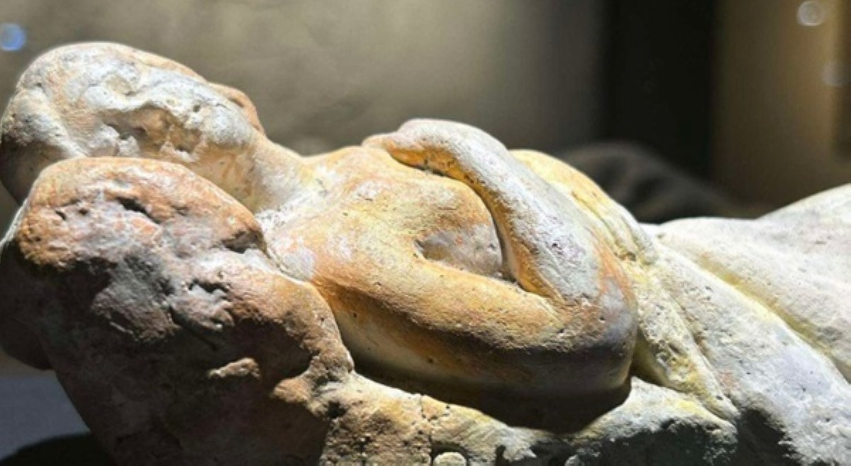 Sculpture ni Josephine Bracken na likha ni Jose Rizal, ipapa-auction