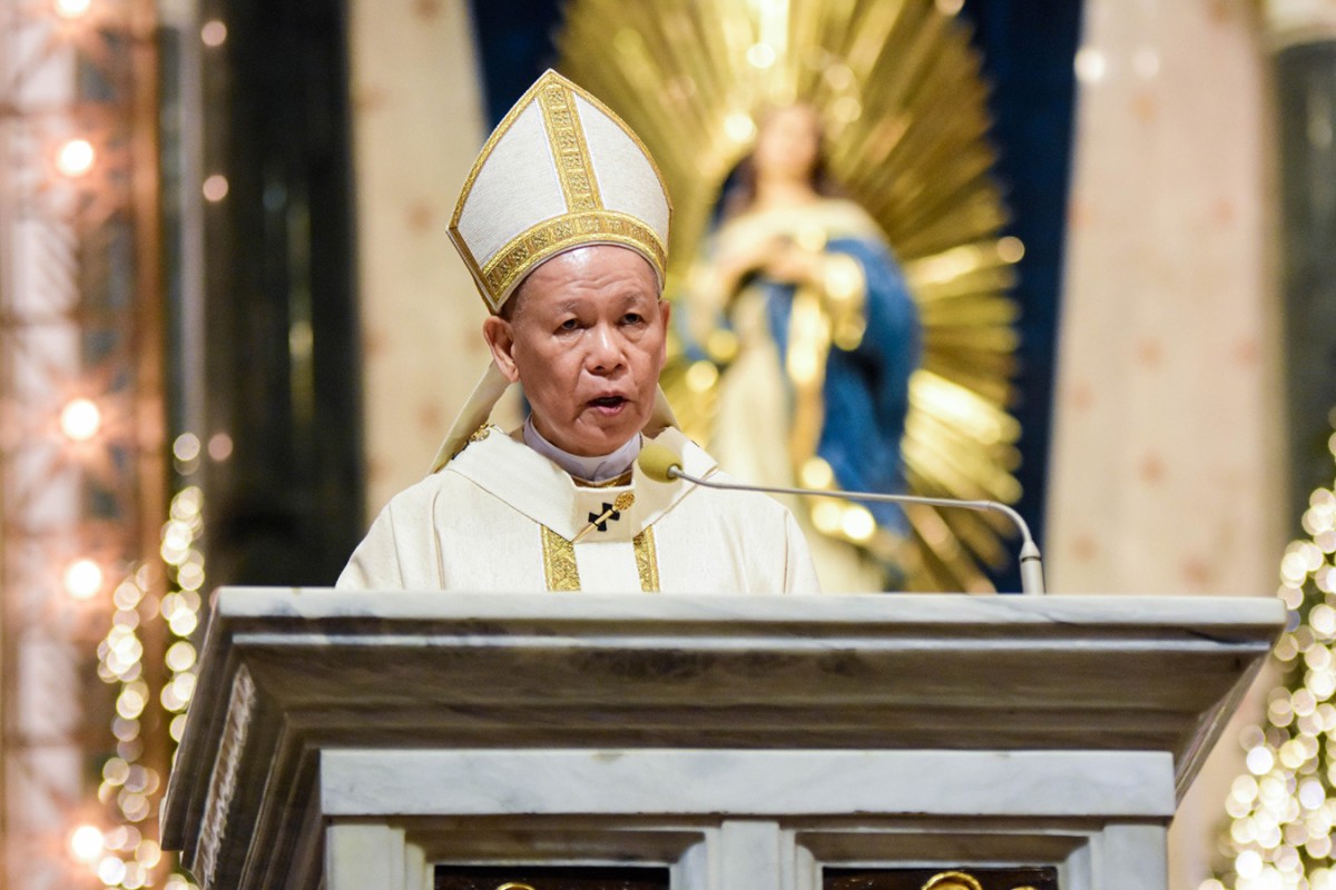 Cardinal Advincula, umapela sa mga mamamayan ng panalangin para kina PBBM at VP Sara
