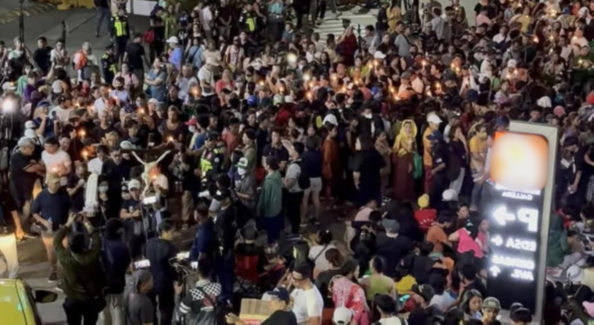Duterte supporters, mananatili sa EDSA Shrine hanggang sa bumaba sa puwesto si PBBM