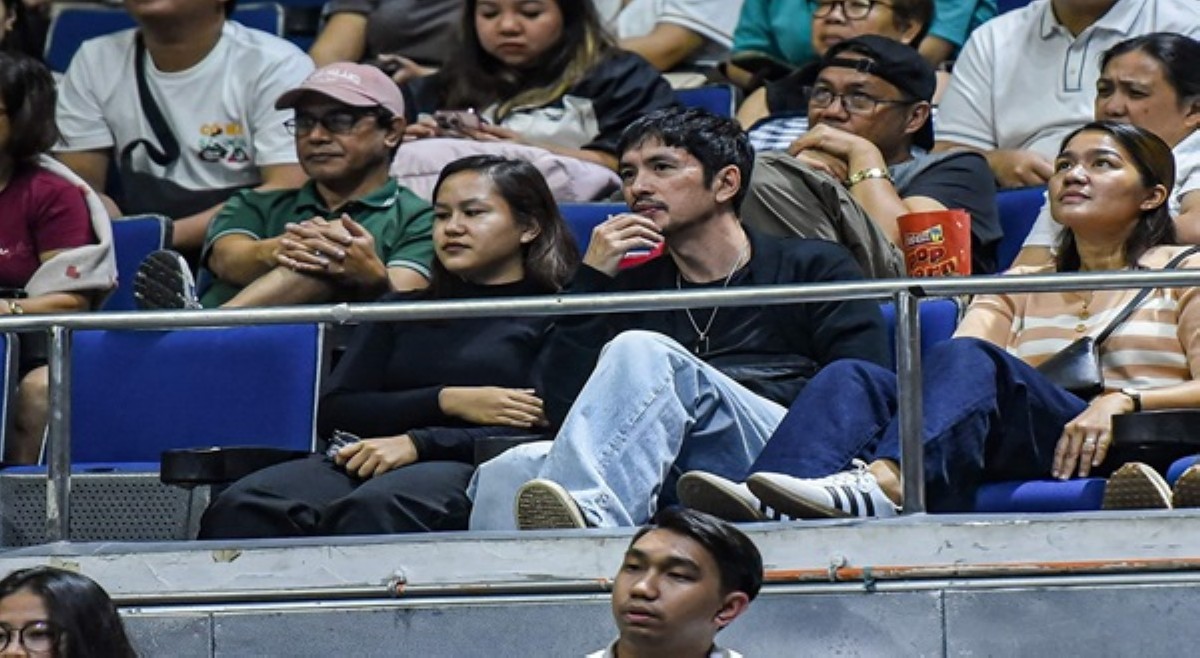 Rico Blanco, naispatang nanonood ng volleyball