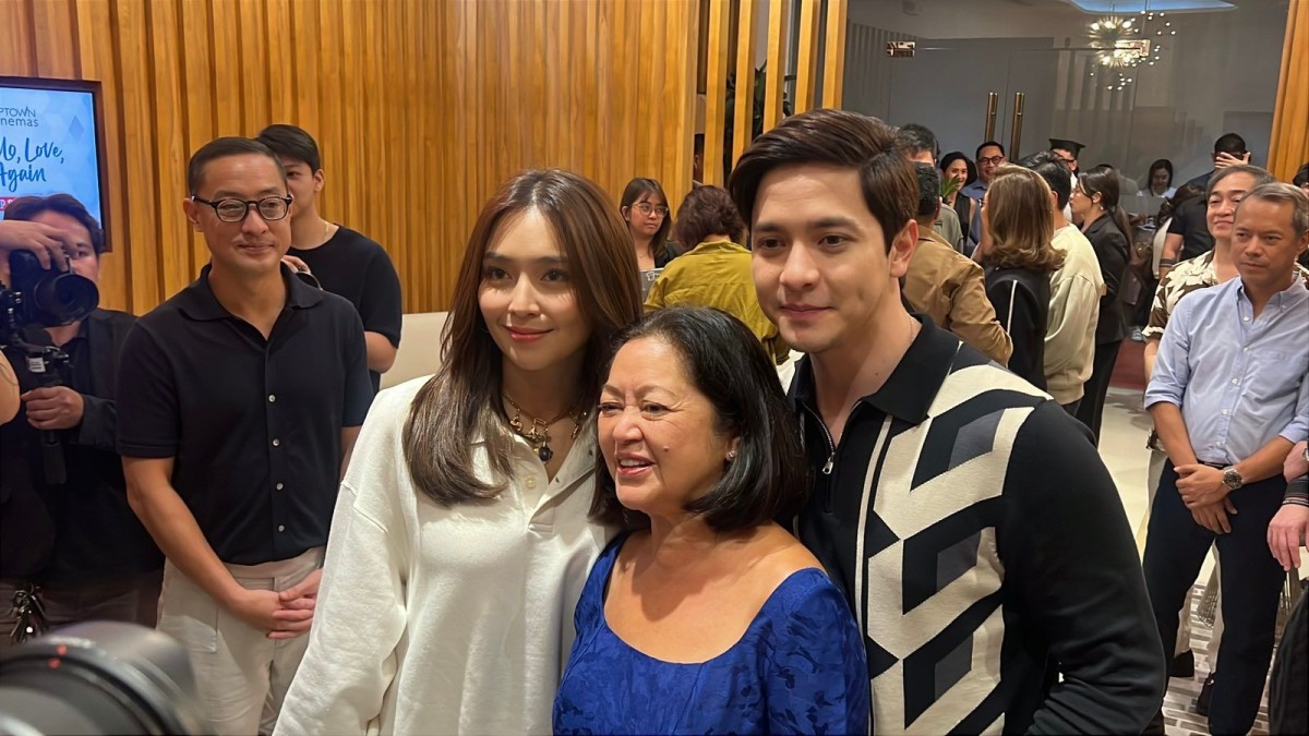 FL Liza Marcos, ilang senador dumalo sa VIP screening ng 'Hello, Love, Again'