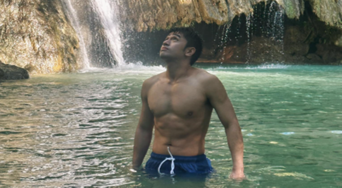 David nag-aya sa falls, nagpatakam ng abs; bet sisirin ng netizens
