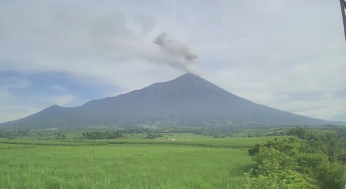Babala ng Phivolcs: Bulkang Kanlaon, posibleng muling pumutok