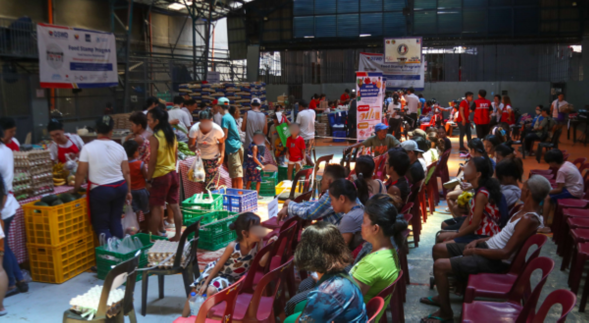 Tinatayang 300,000 Pilipino, nakinabang sa 'Walang Gutom' program ng DSWD